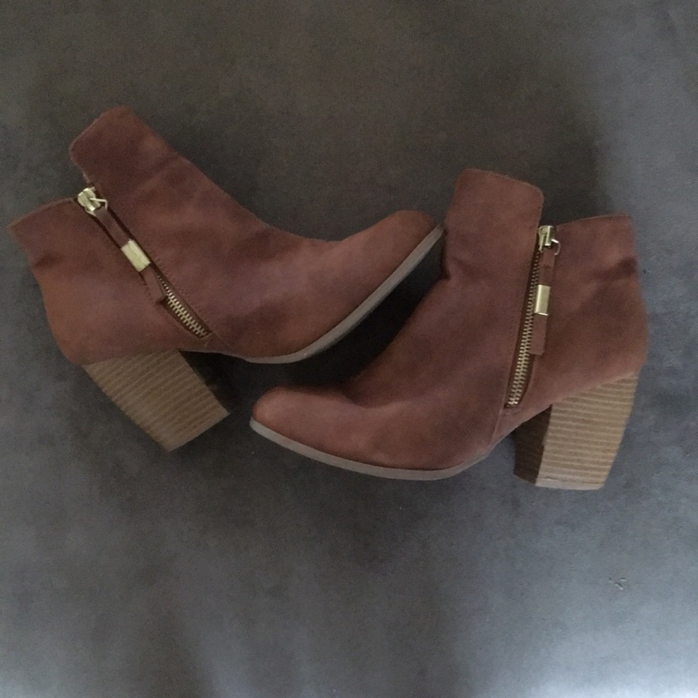 Qupid Brown booties- size 8, great condition